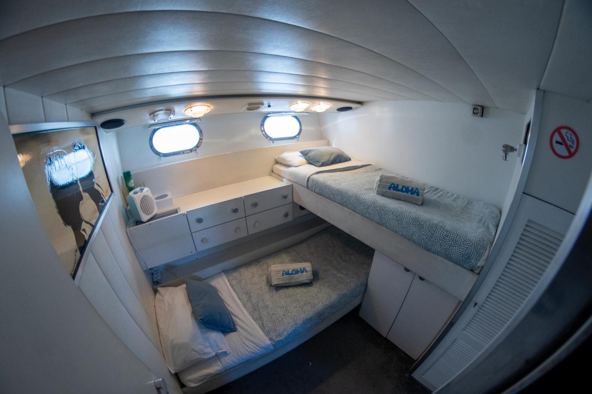 Boat Aloha Otel Sant Adria de Besos Dış mekan fotoğraf