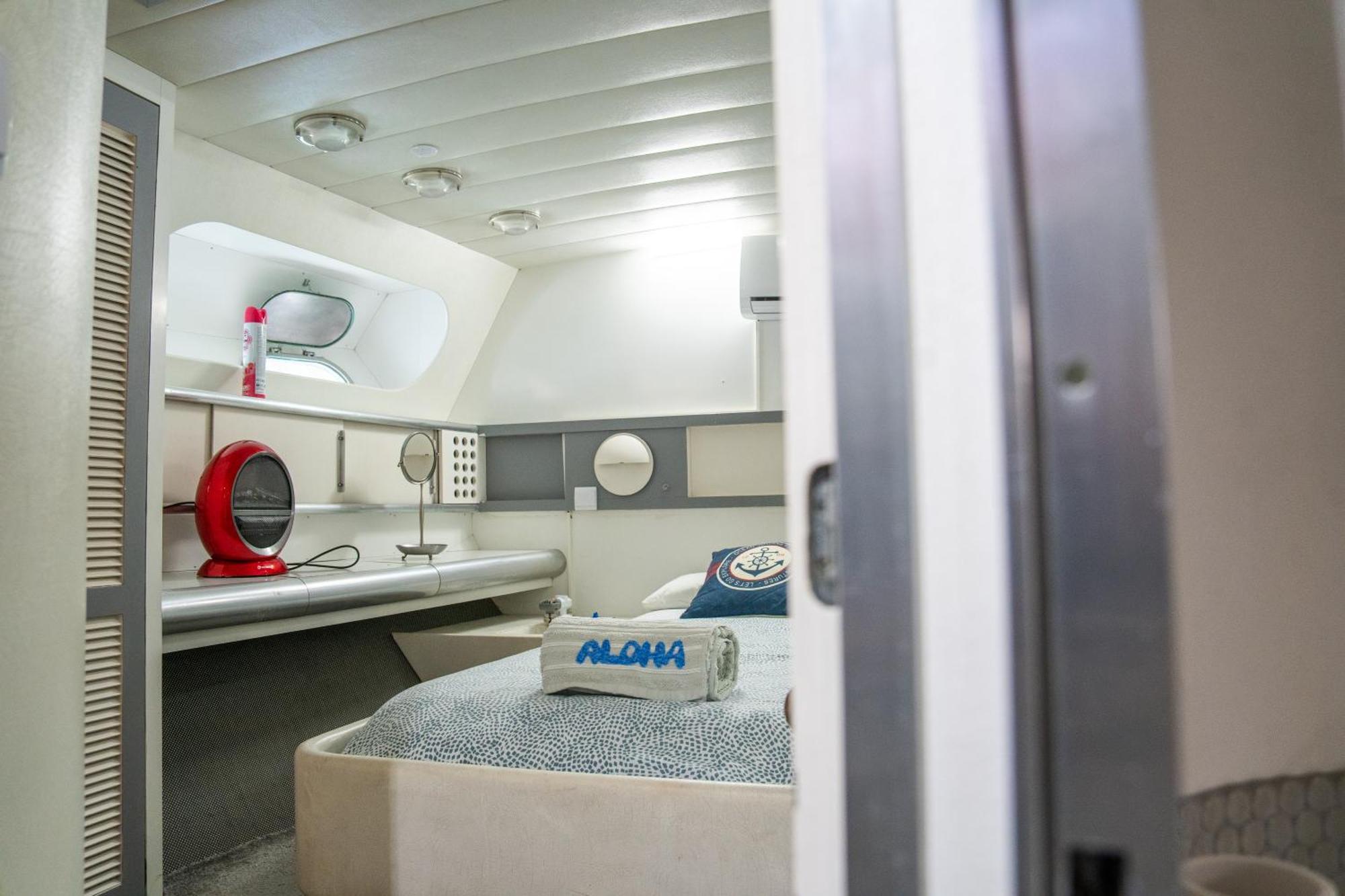 Boat Aloha Otel Sant Adria de Besos Dış mekan fotoğraf