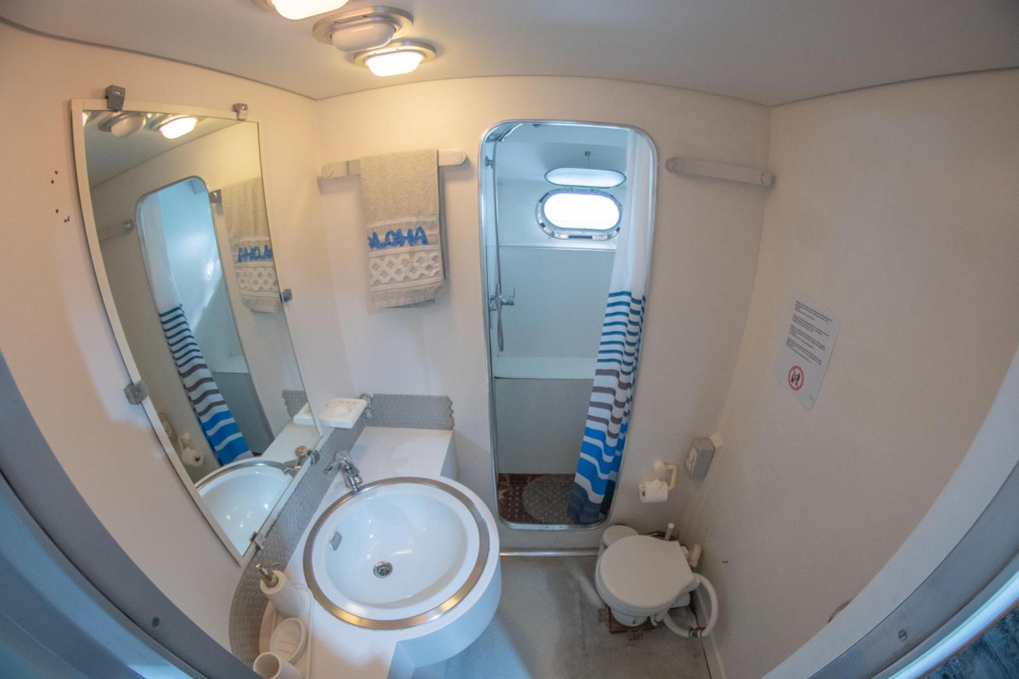 Boat Aloha Otel Sant Adria de Besos Dış mekan fotoğraf