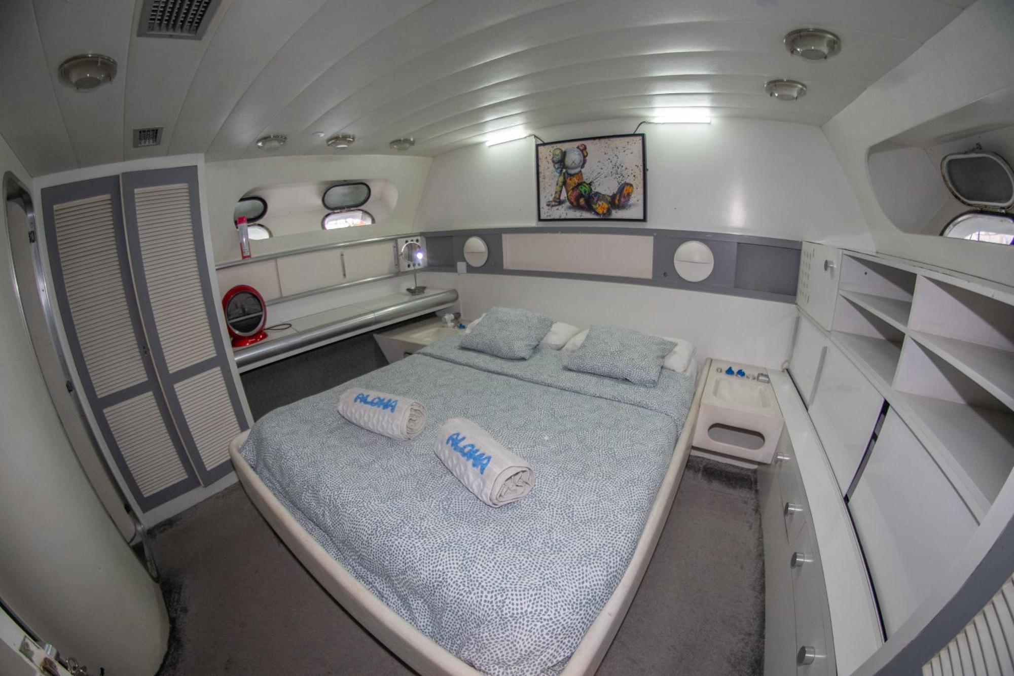 Boat Aloha Otel Sant Adria de Besos Dış mekan fotoğraf