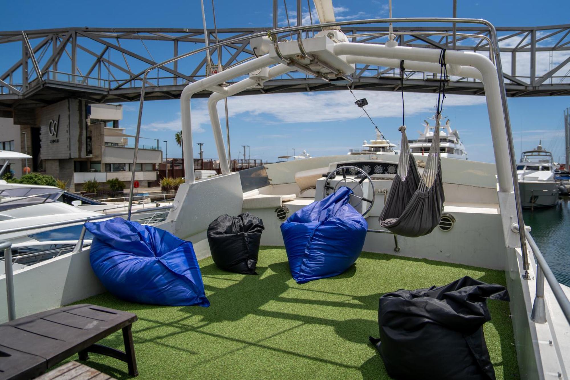 Boat Aloha Otel Sant Adria de Besos Dış mekan fotoğraf